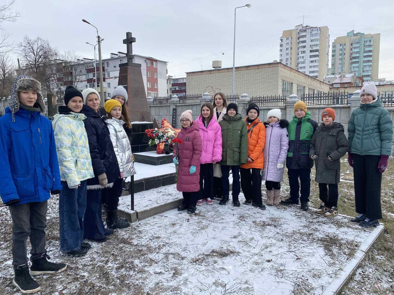 Городская акция «Цветы у обелиска».